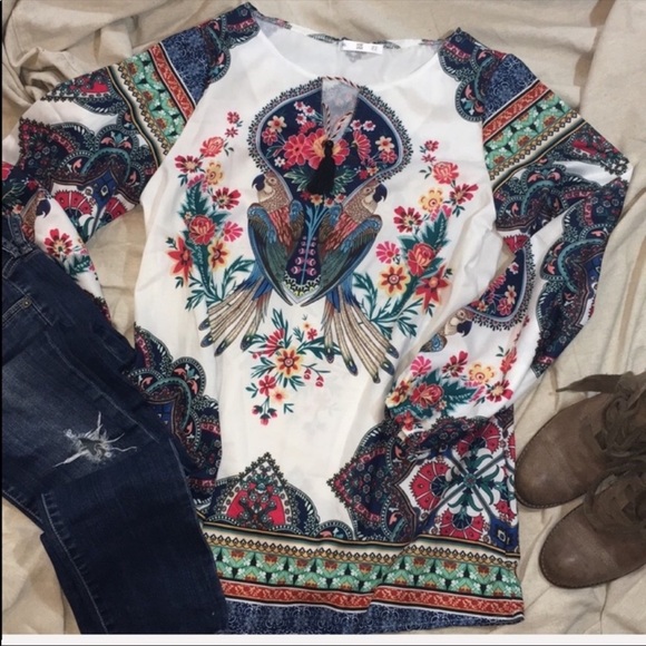 Stellas Bubble Sleeve Blouse - Picture 4 of 6